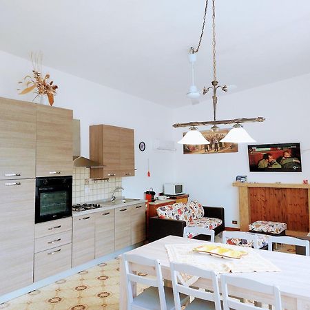 Casa Vacanze Sole E Mare Teulada Exterior foto